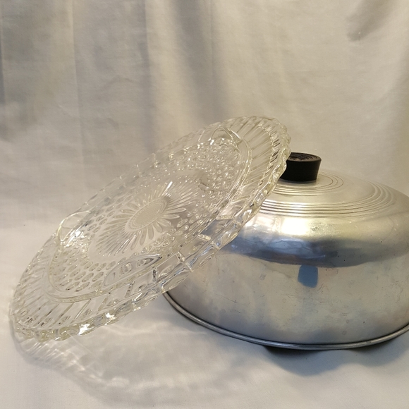Vtg Cake Plate with Tin Lid. Clear Glass. - Picture 2 of 6